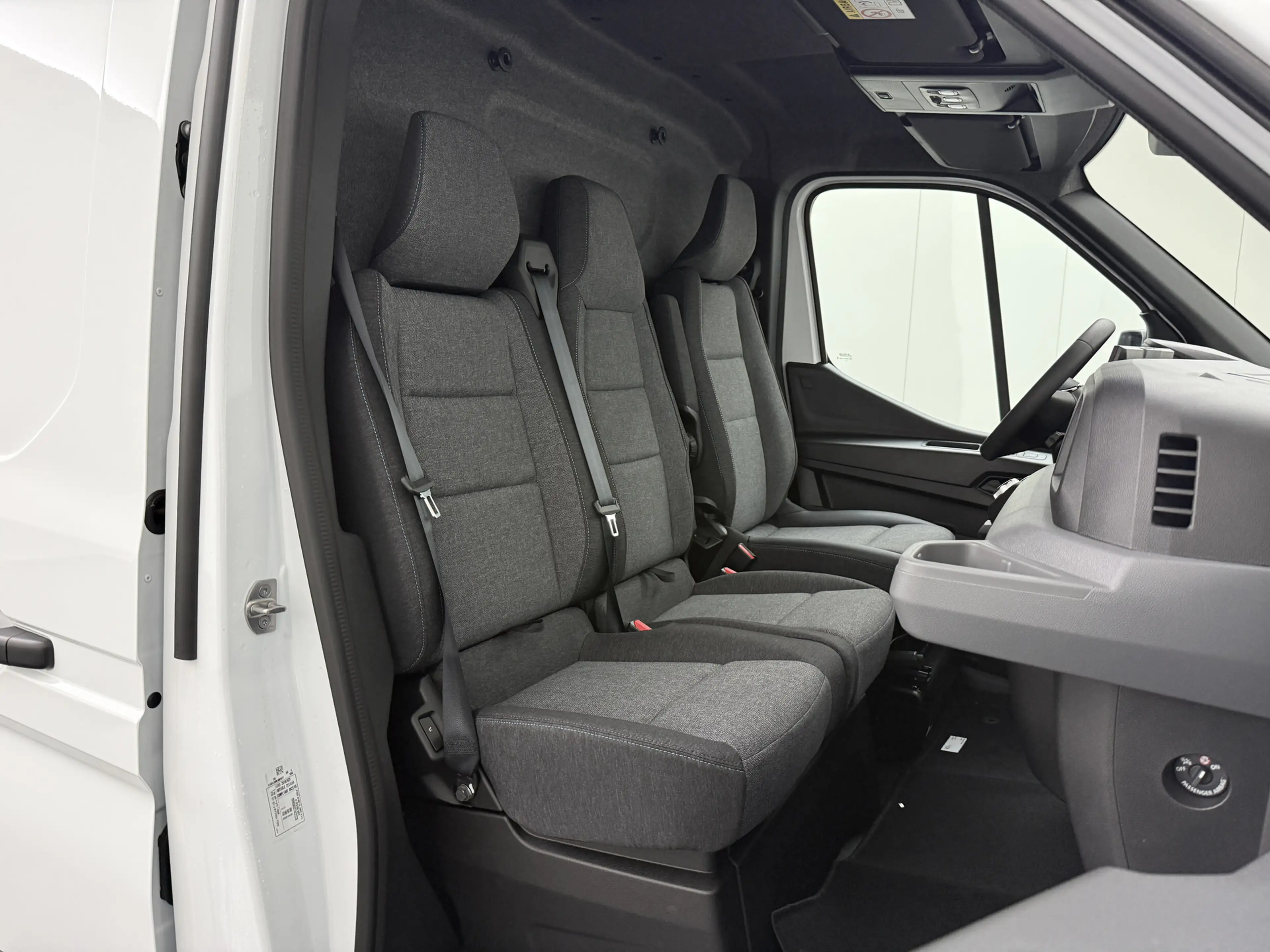 Nissan Interstar L2H2 Limited 87 kWh | Trekhaak 2500Kg | Airco | Cr — photo 27