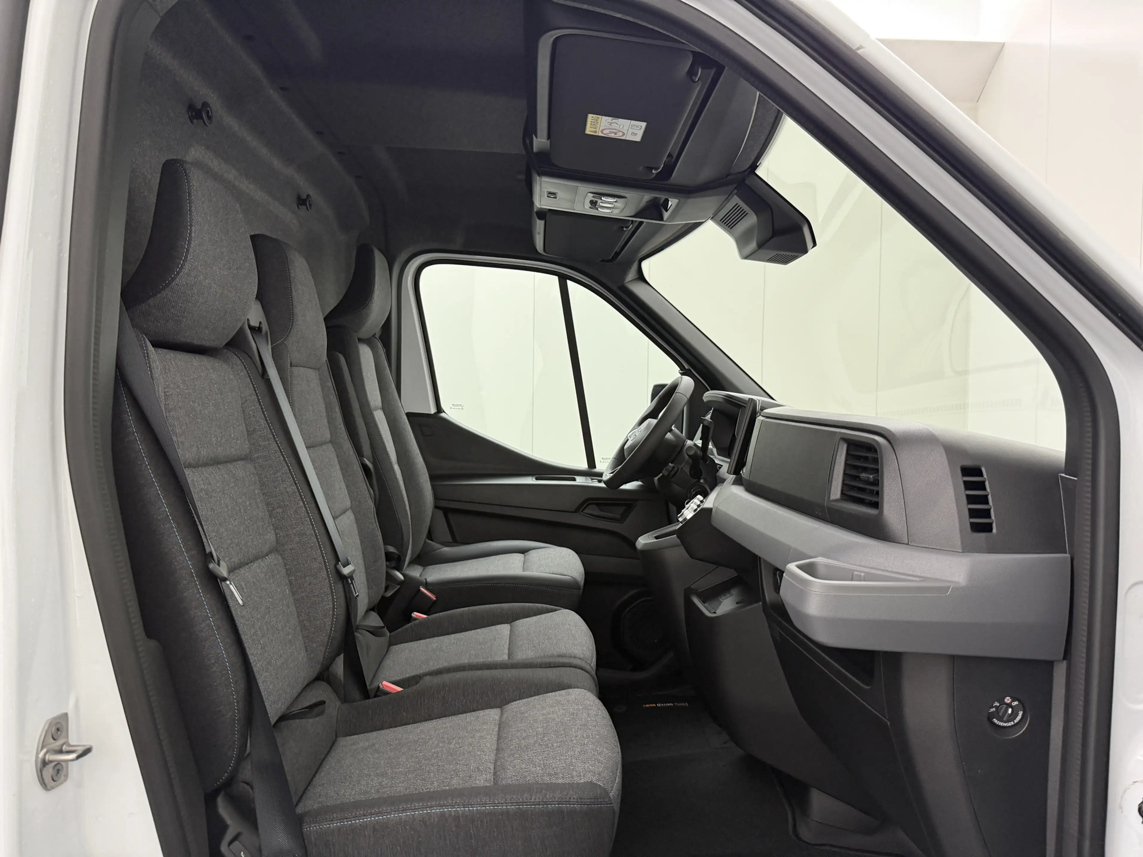 Nissan Interstar L2H2 Limited 87 kWh | Trekhaak 2500Kg | Airco | Cr — photo 28