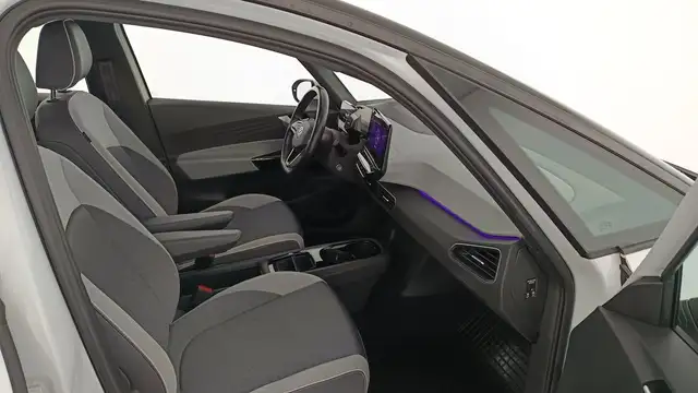 Volkswagen ID.3 view 11