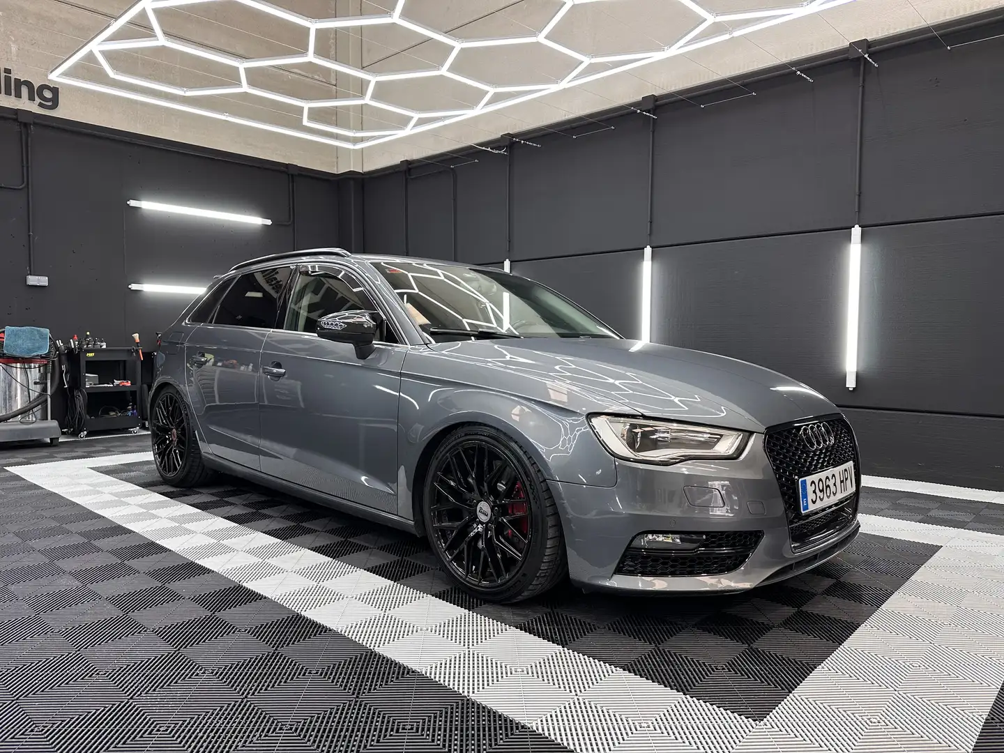 Audi A3 Sportback 1.8 TFSI Attraction S-T Gris - 1