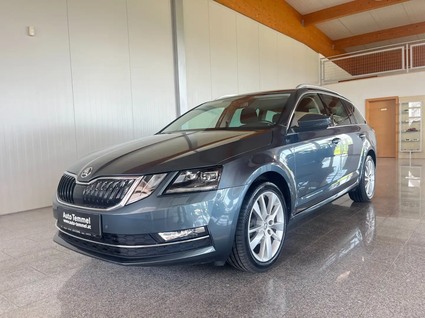Skoda Octavia Style TDI Gris - 2
