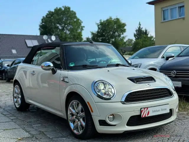Mini Convertible view 9