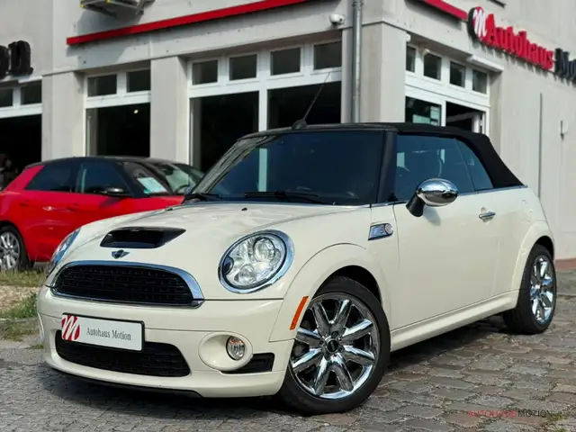 Mini Convertible view 8