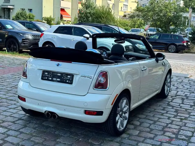 Mini Convertible view 5