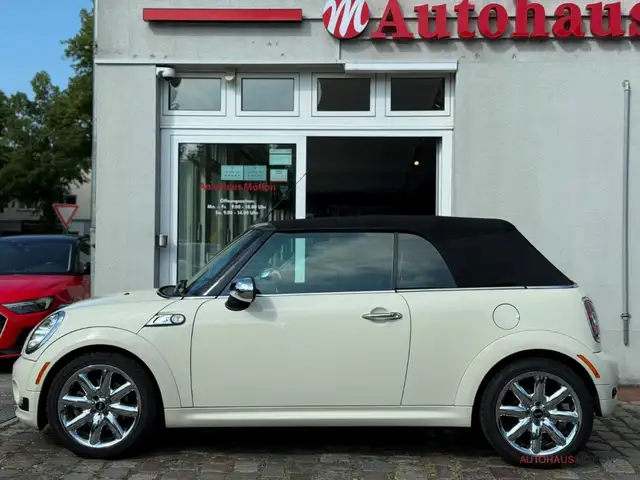 Mini Convertible view 11