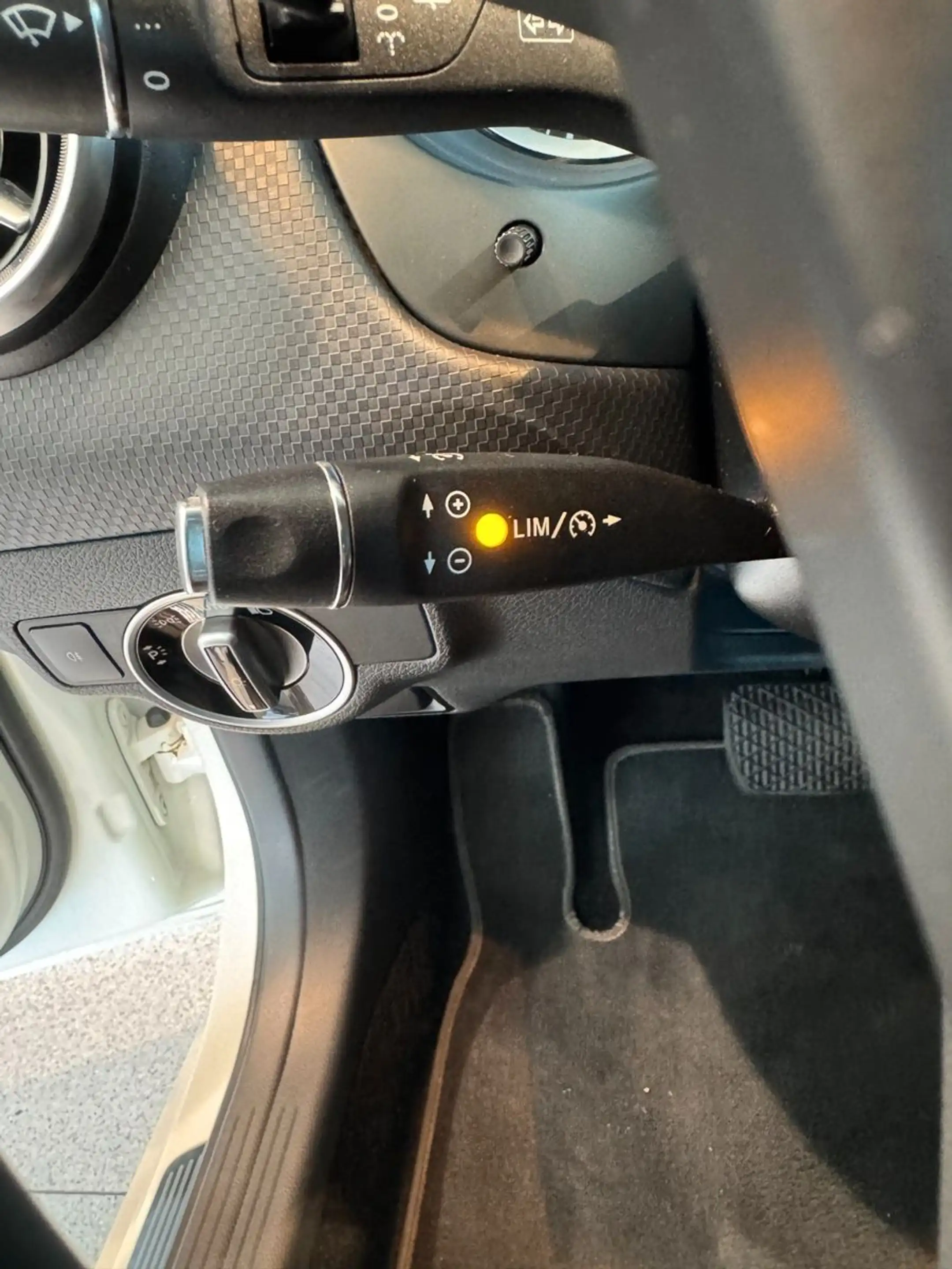 Mercedes-Benz A 180 BlueEfficiency Automatik URBAN AHK — photo 24