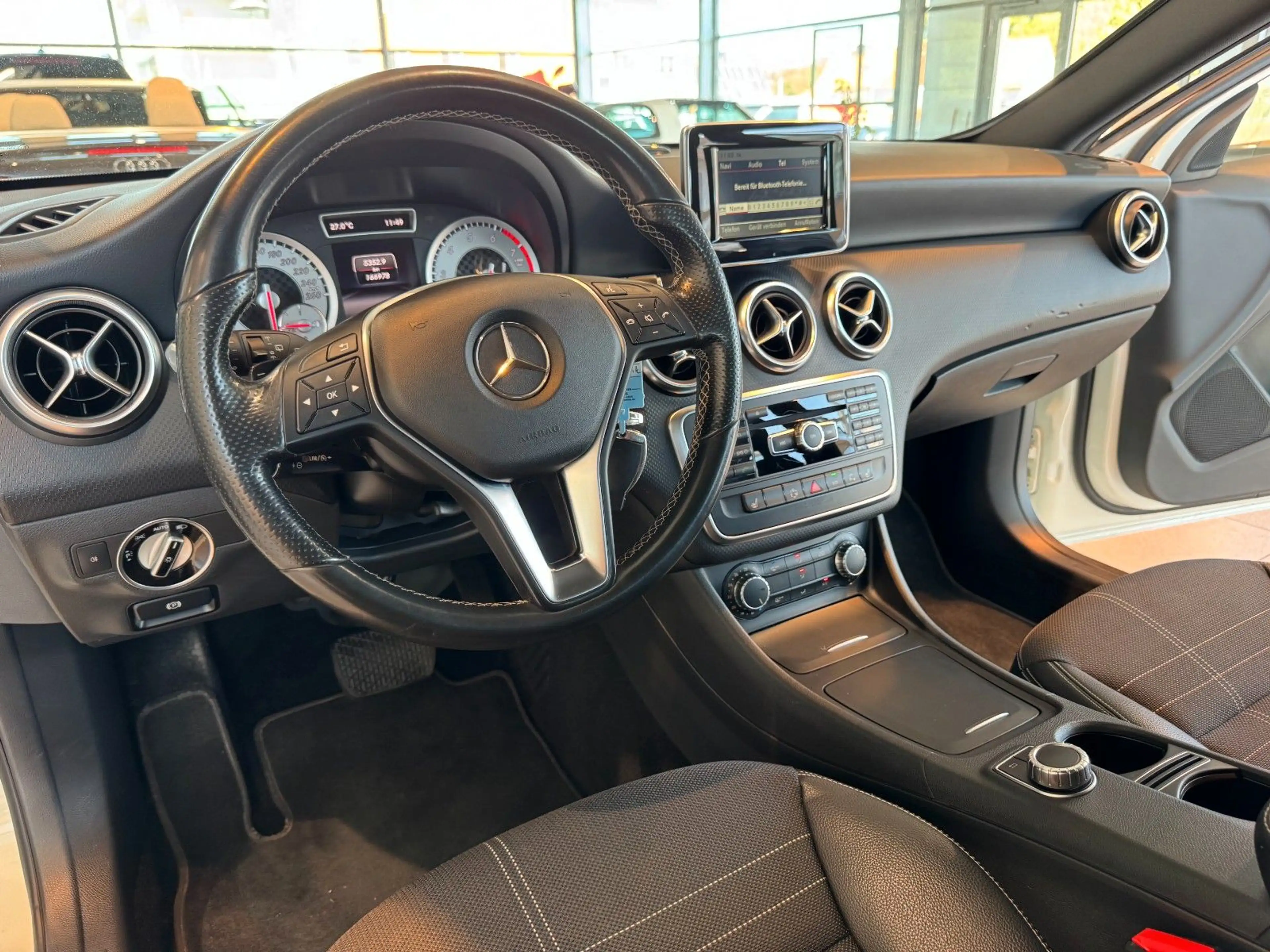 Mercedes-Benz A 180 BlueEfficiency Automatik URBAN AHK — photo 12