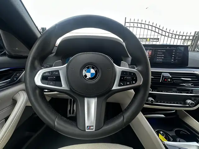 BMW 5 Series view 6