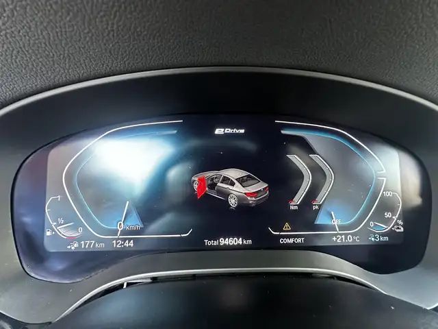 BMW 5 Series view 5