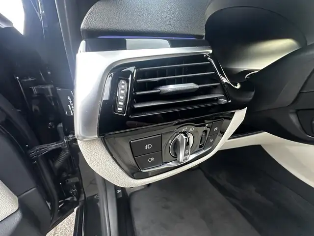 BMW 5 Series view 28