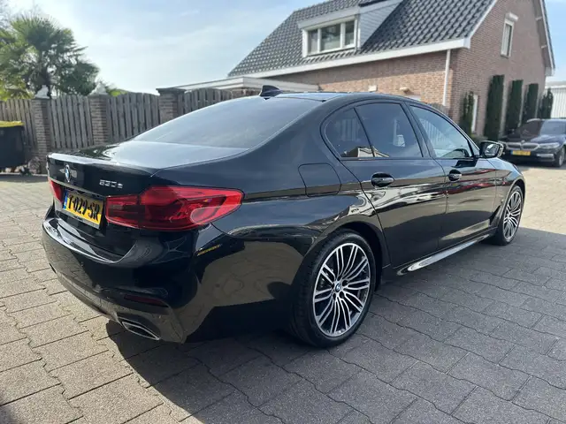 BMW 5 Series view 13