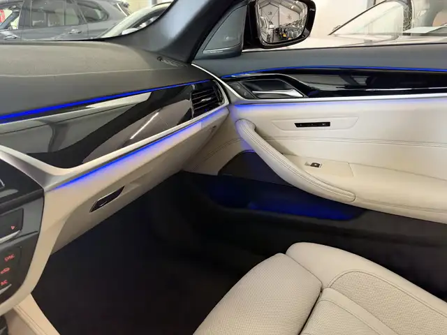 BMW 5 Series view 23