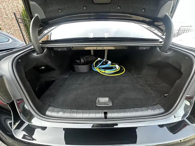 BMW 5 Series view 30