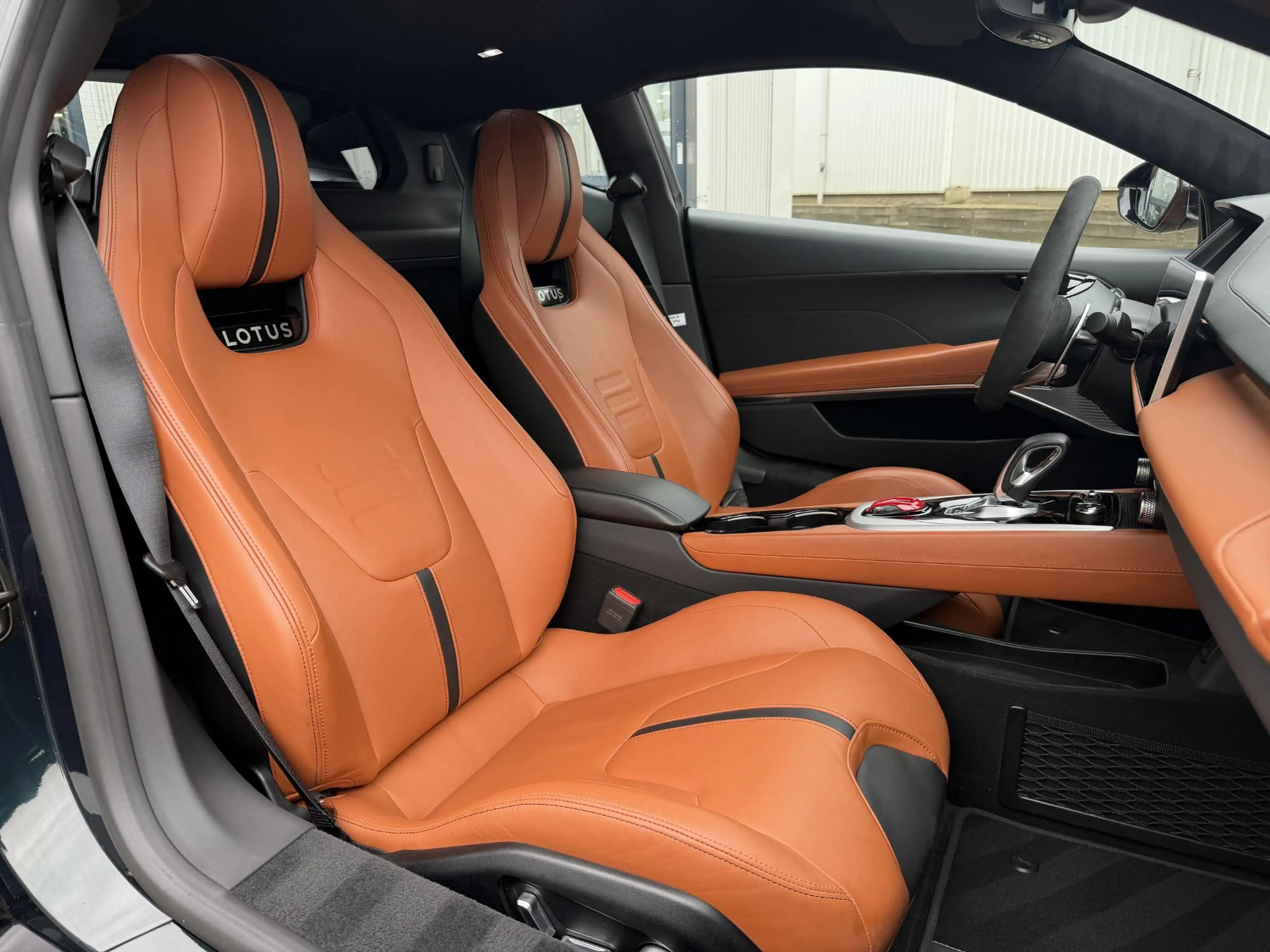 Lotus Emira 2.0 i4 First Edition | NL-Auto/Alcantara/KEF Premi — photo 14