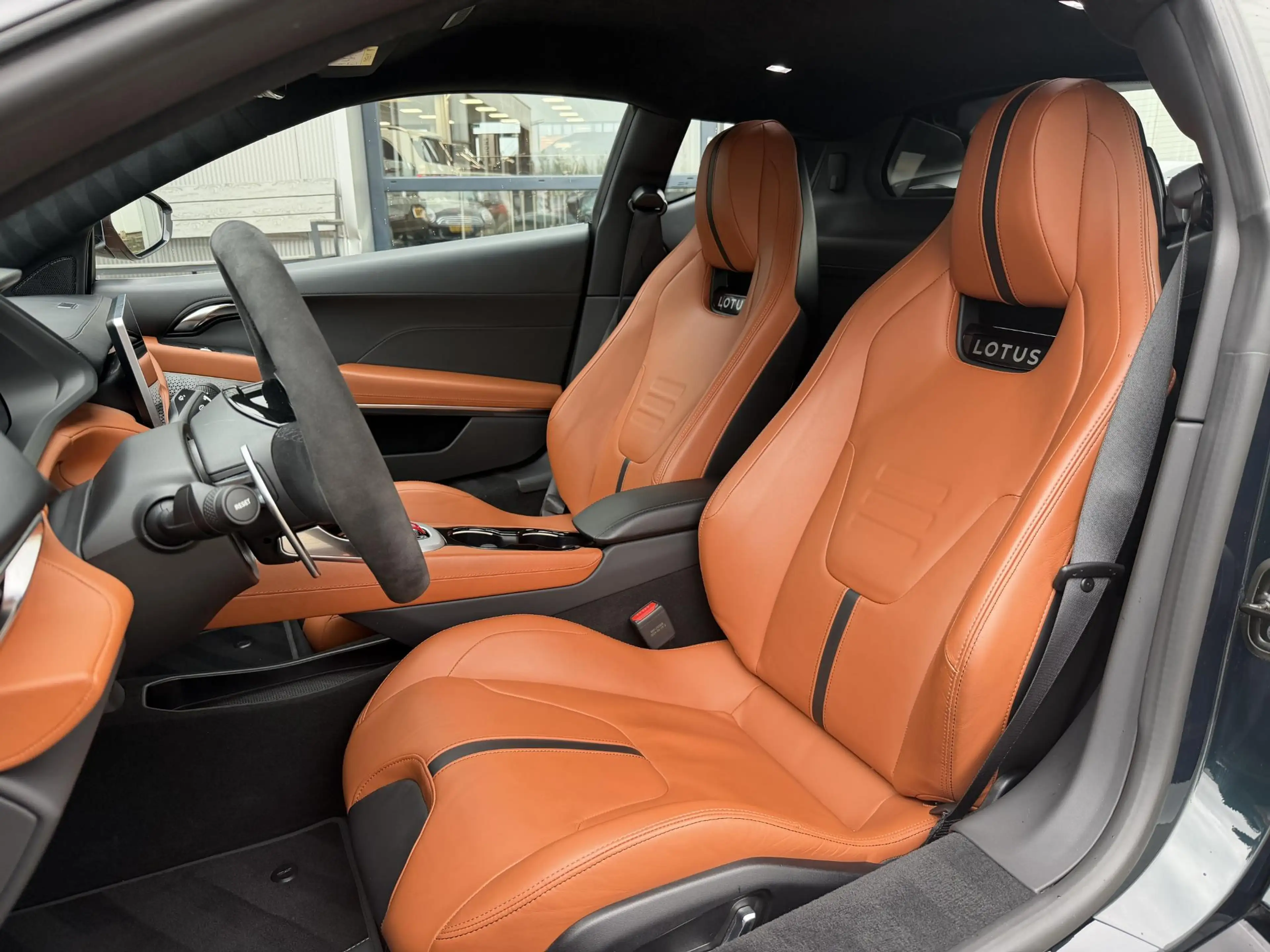 Lotus Emira 2.0 i4 First Edition | NL-Auto/Alcantara/KEF Premi — photo 4