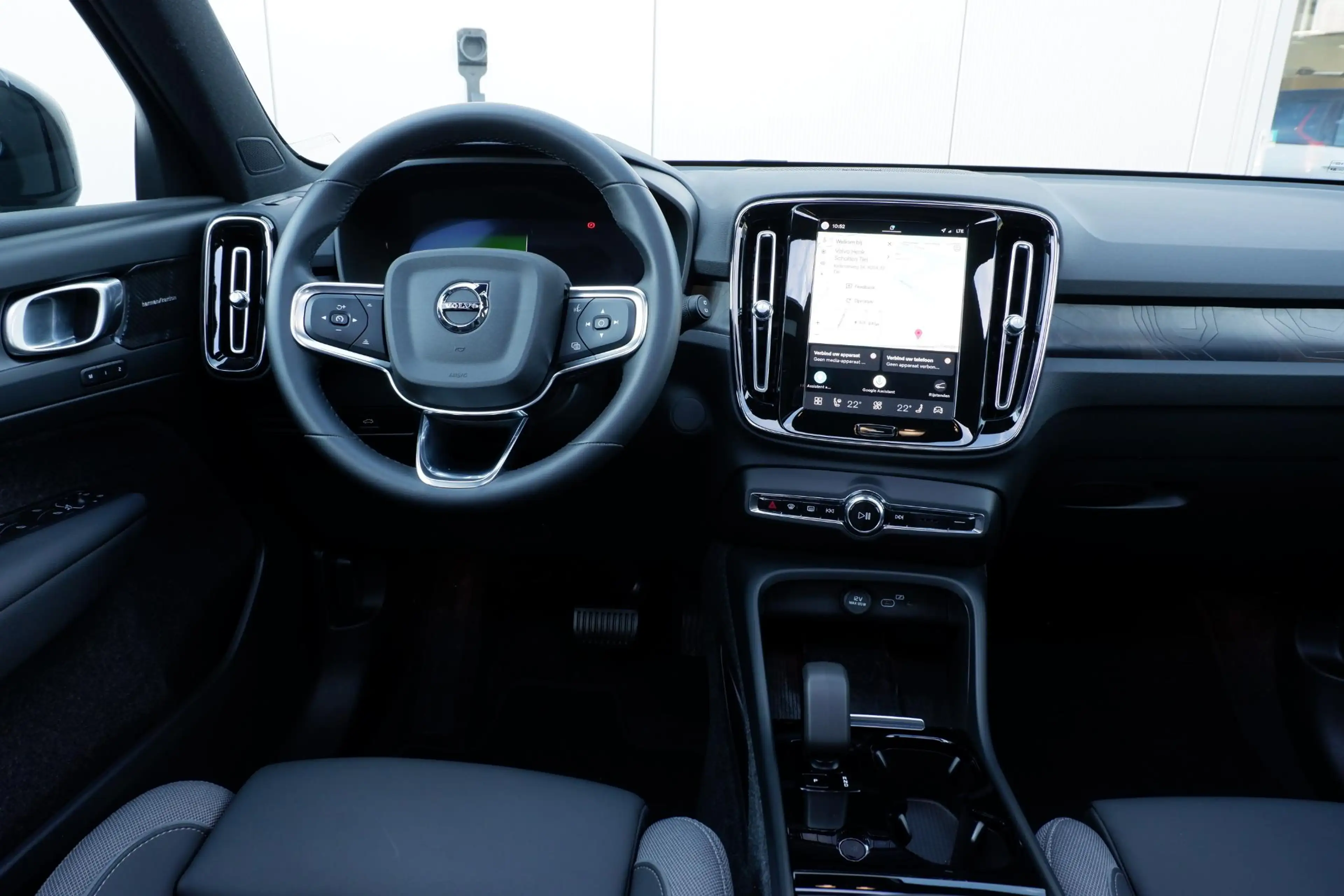 Volvo XC40 Single Motor Extended Range Ultimate 82 kWh | Trek — photo 4