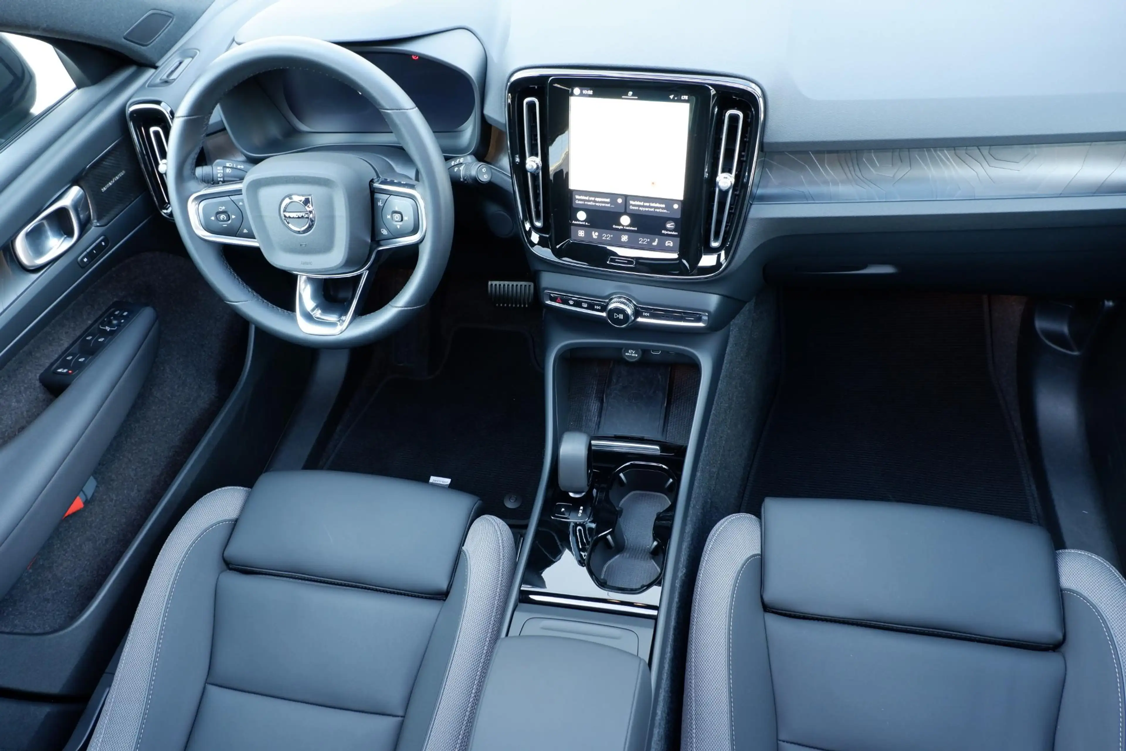 Volvo XC40 Single Motor Extended Range Ultimate 82 kWh | Trek — photo 10