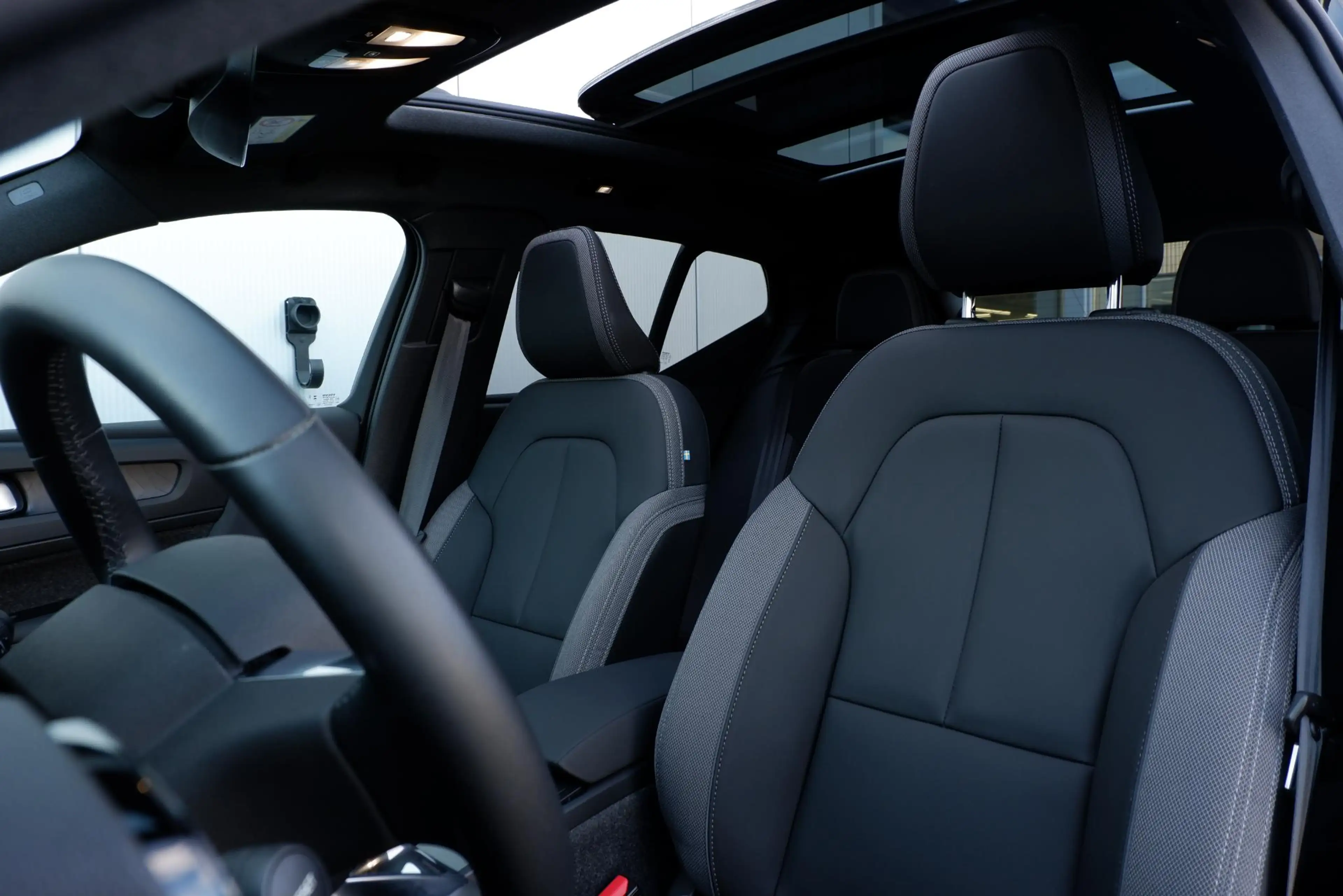Volvo XC40 Single Motor Extended Range Ultimate 82 kWh | Trek — photo 11