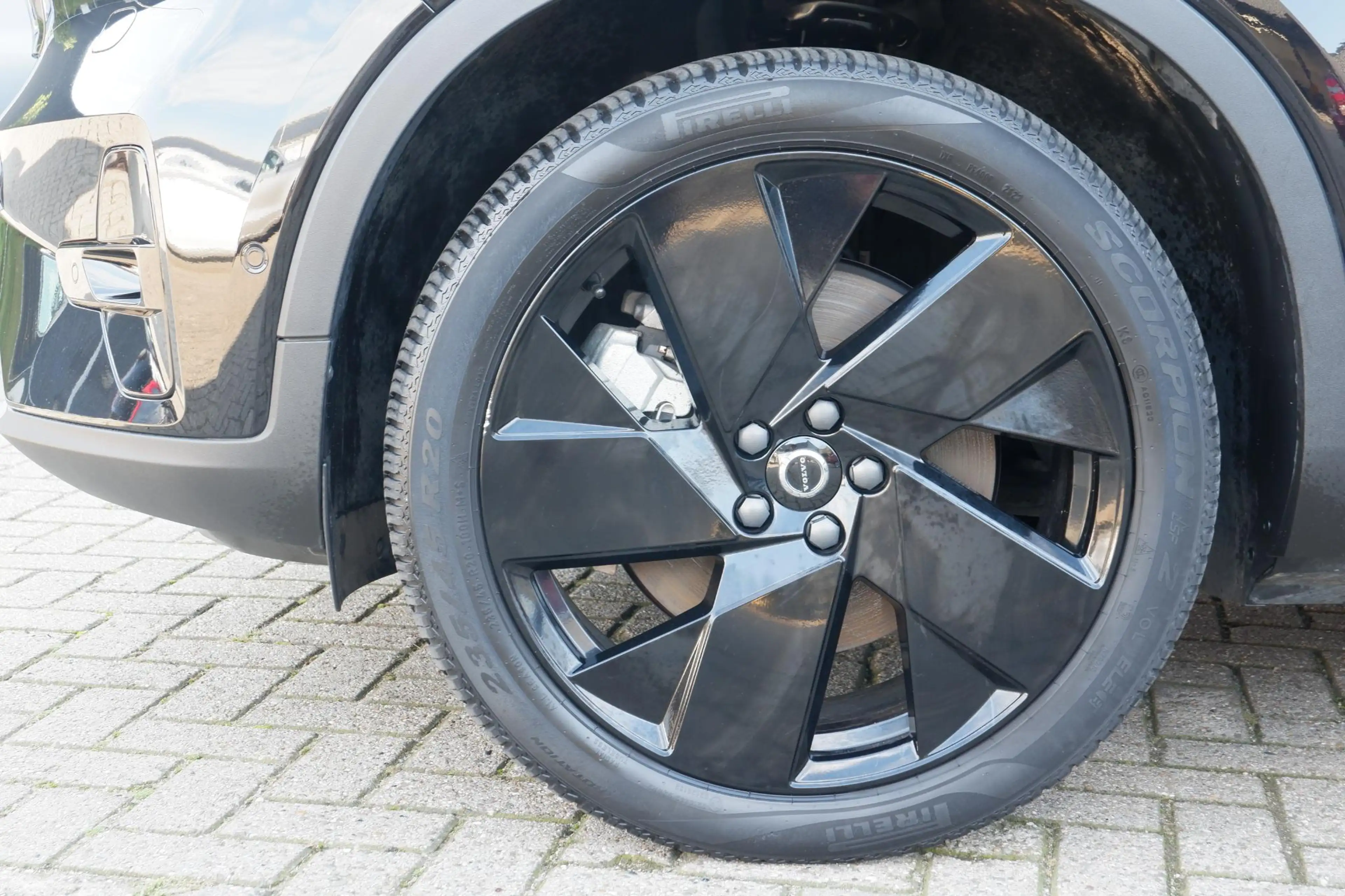 Volvo XC40 Single Motor Extended Range Ultimate 82 kWh | Trek — photo 8