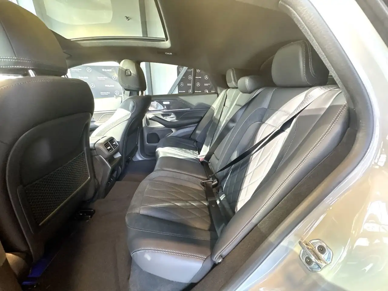 Mercedes-Benz GLE снимка Mercedes-Benz GLE
