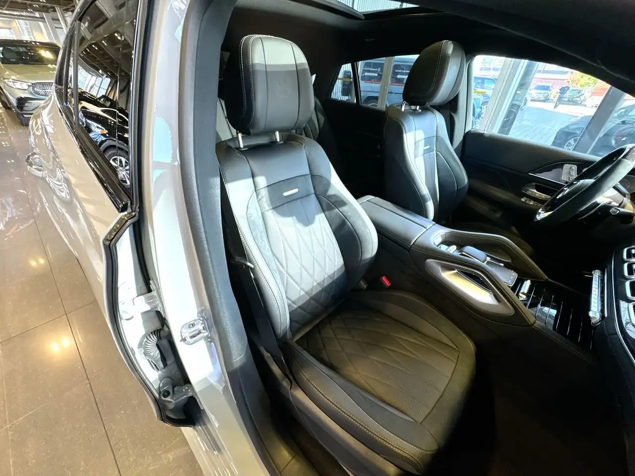 Mercedes-Benz GLE снимка Mercedes-Benz GLE