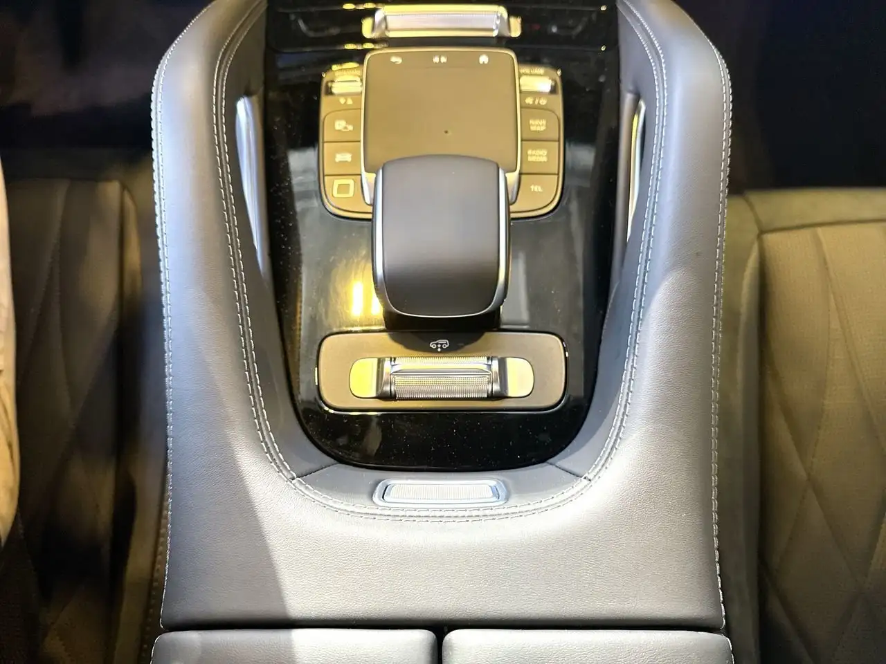 Mercedes-Benz GLE снимка Mercedes-Benz GLE