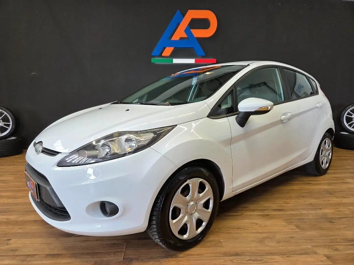 Ford Fiesta 1.2 82 CV 5 porte Titanium Bianco - 1