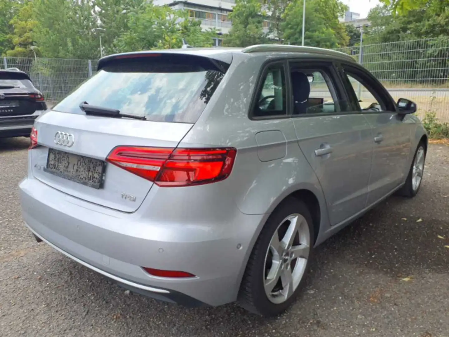 Audi A3 1.0 TFSI sport optische Mängel Silber - 2