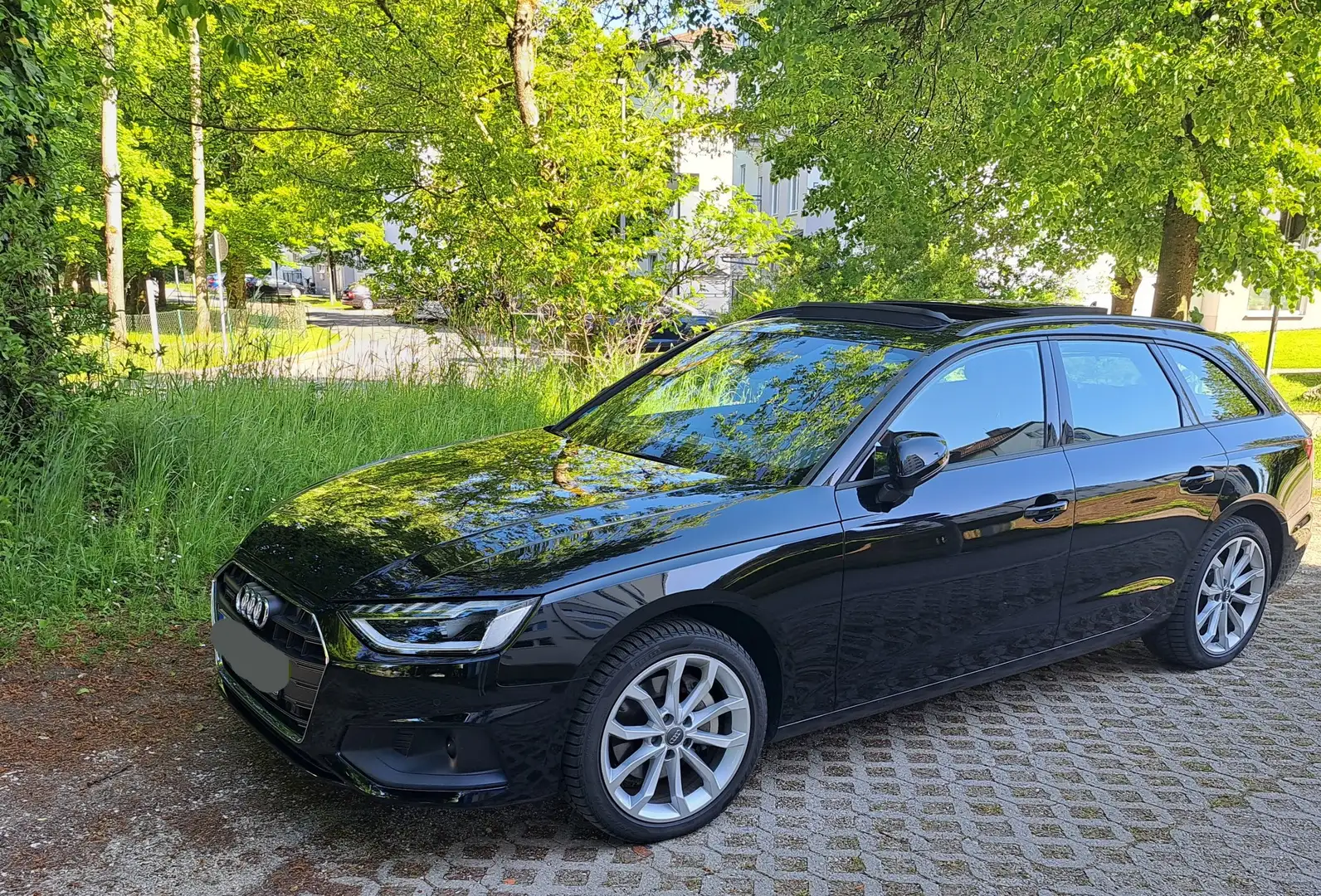 Audi A4 Avant 40 TDI quattro S tronic Schwarz - 2