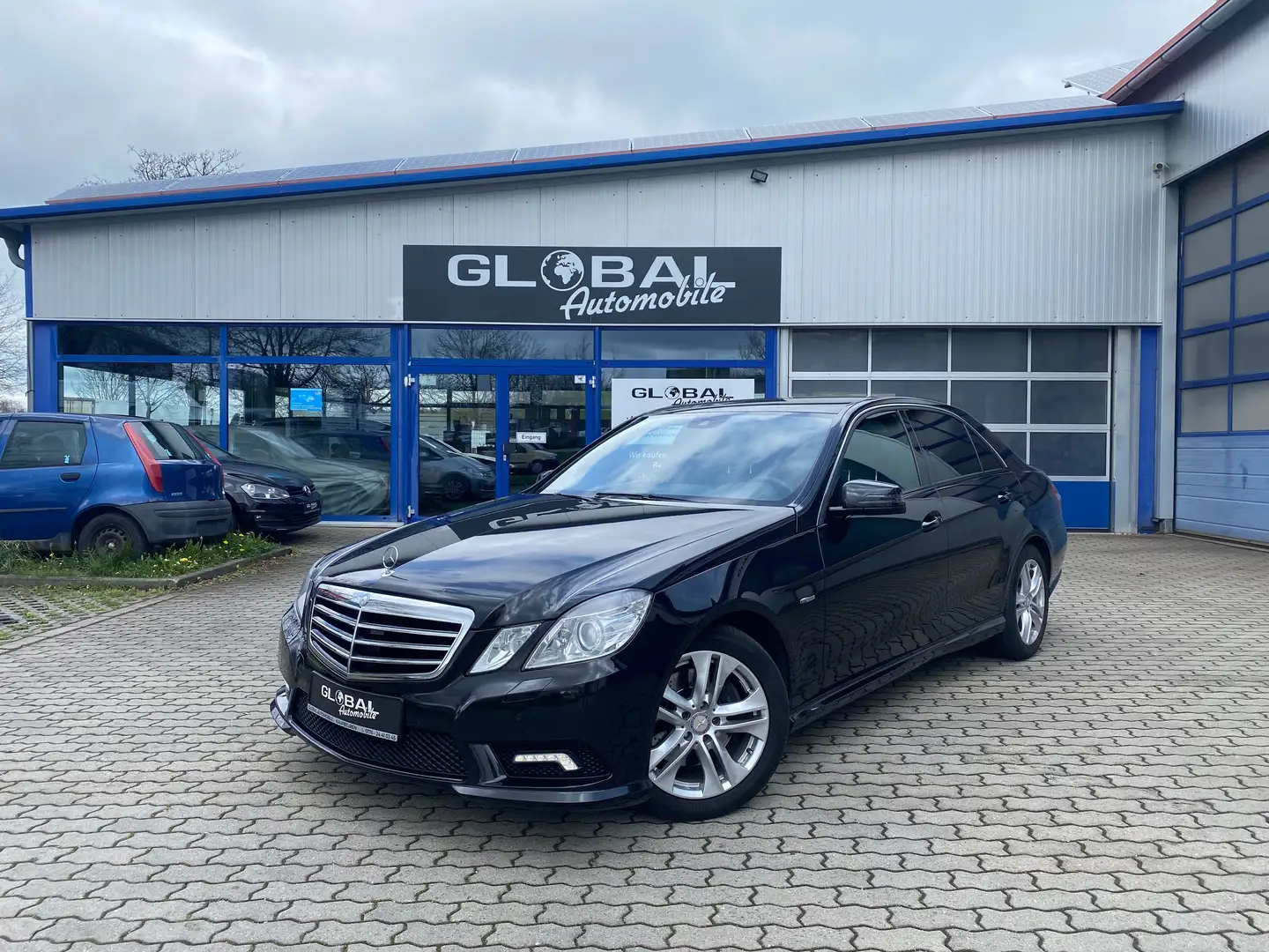 Mercedes-Benz E 250 E 250 CDI BlueEfficiency*AMG-Paket*VOLLLEDER* Schwarz - 1