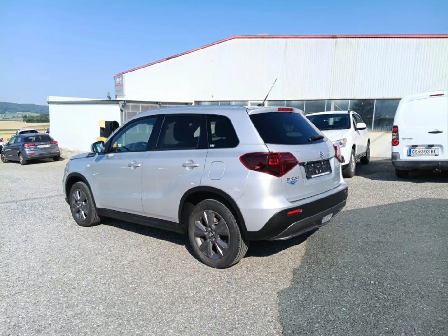 Suzuki Vitara 1,4 2WD Hybritd Shine Silber - 2