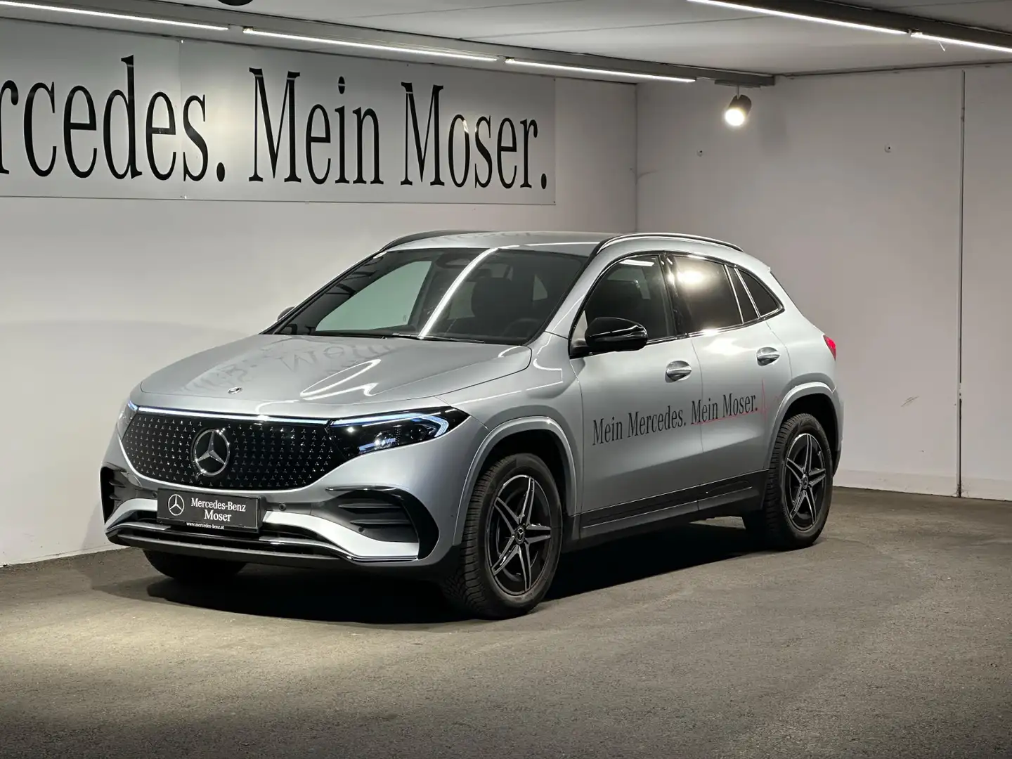 Mercedes-Benz EQA 300 4MATIC Österreich-Edition Gümüş rengi - 2