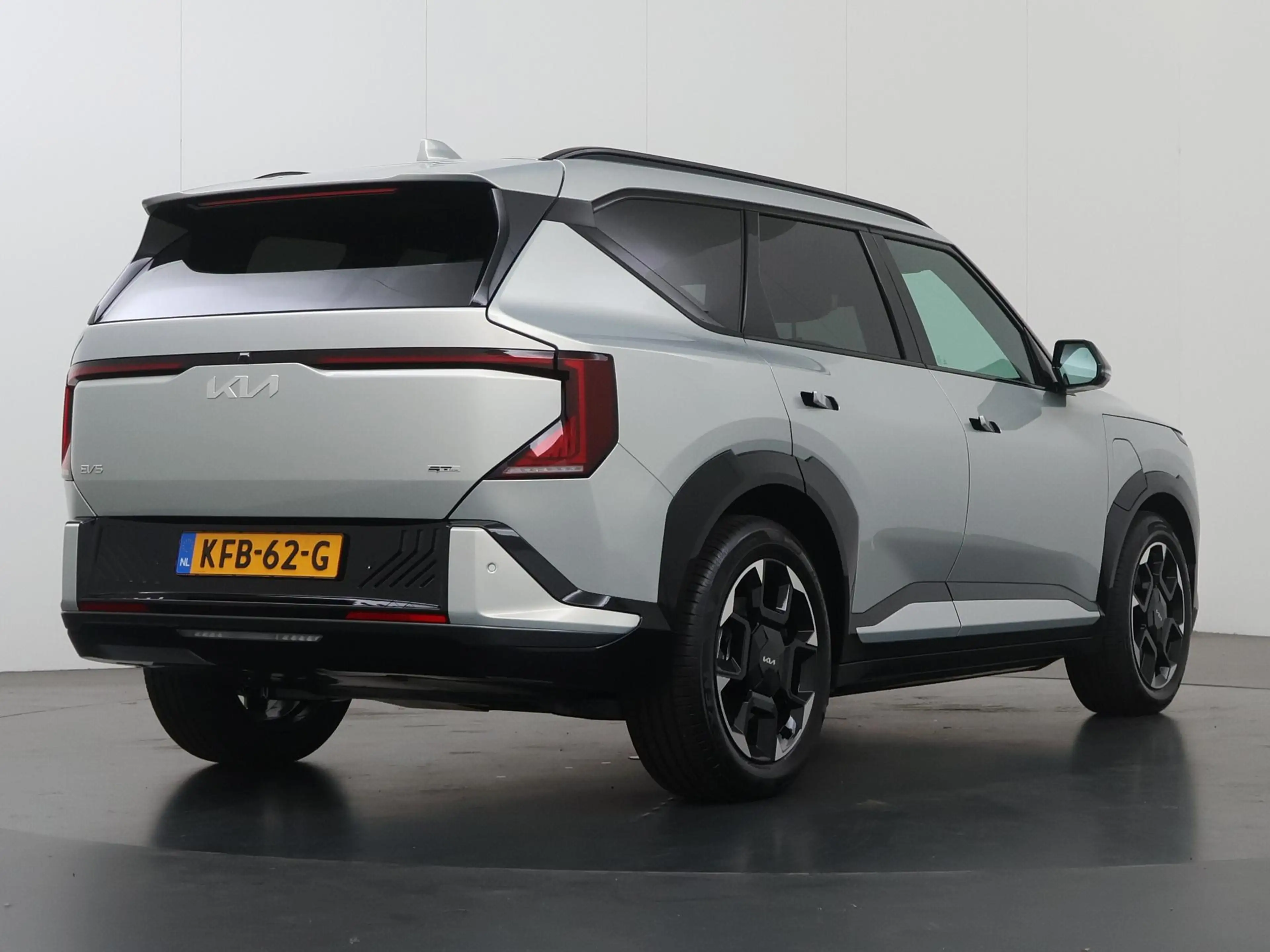 Kia EV5 GT-Line Business Edition 81.4 kWh | Panoramaschuif — photo 2