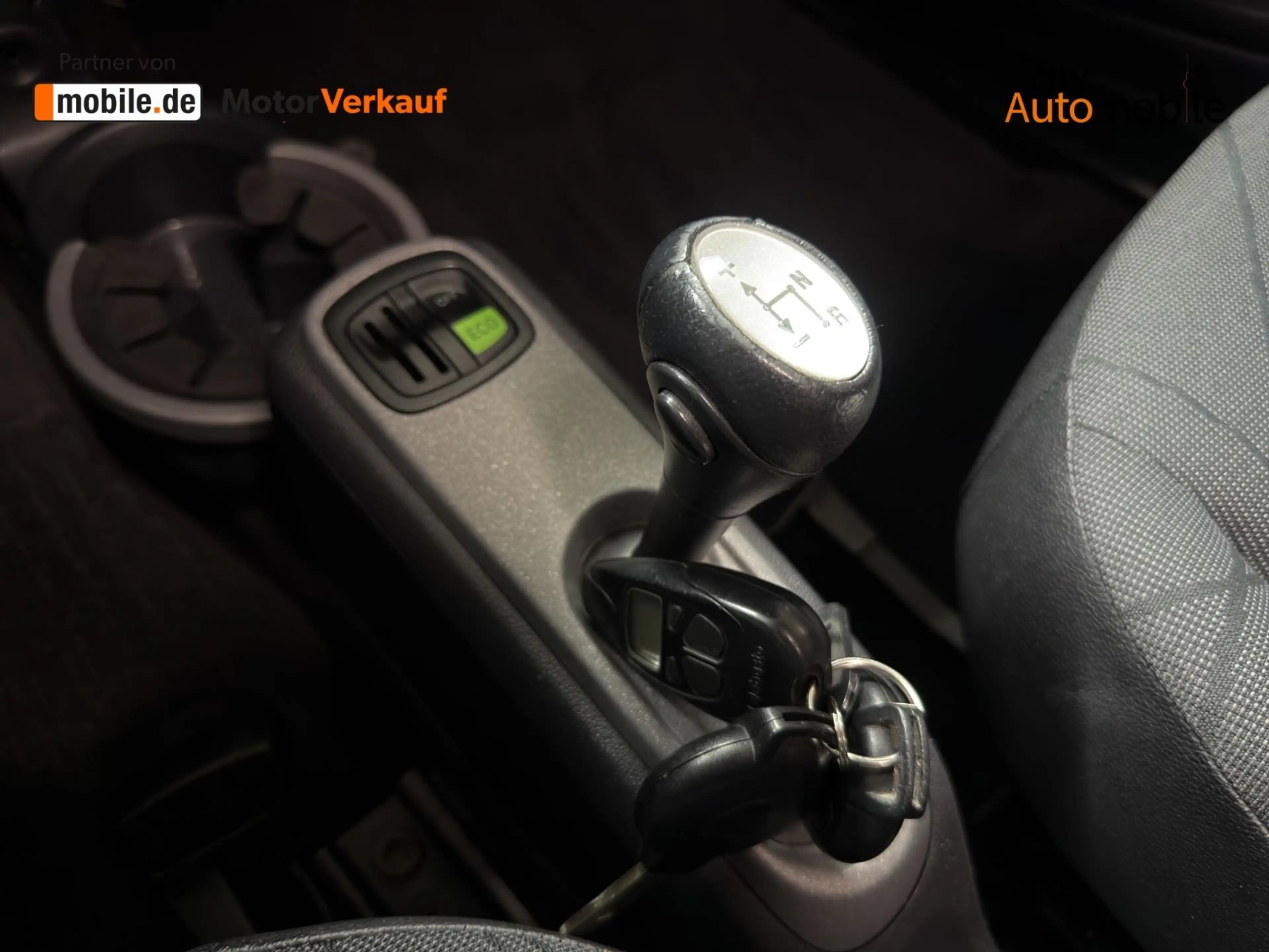 smart forTwo coupe Micro Hybrid Drive/1.Hand/Navi/SHZ — photo 14