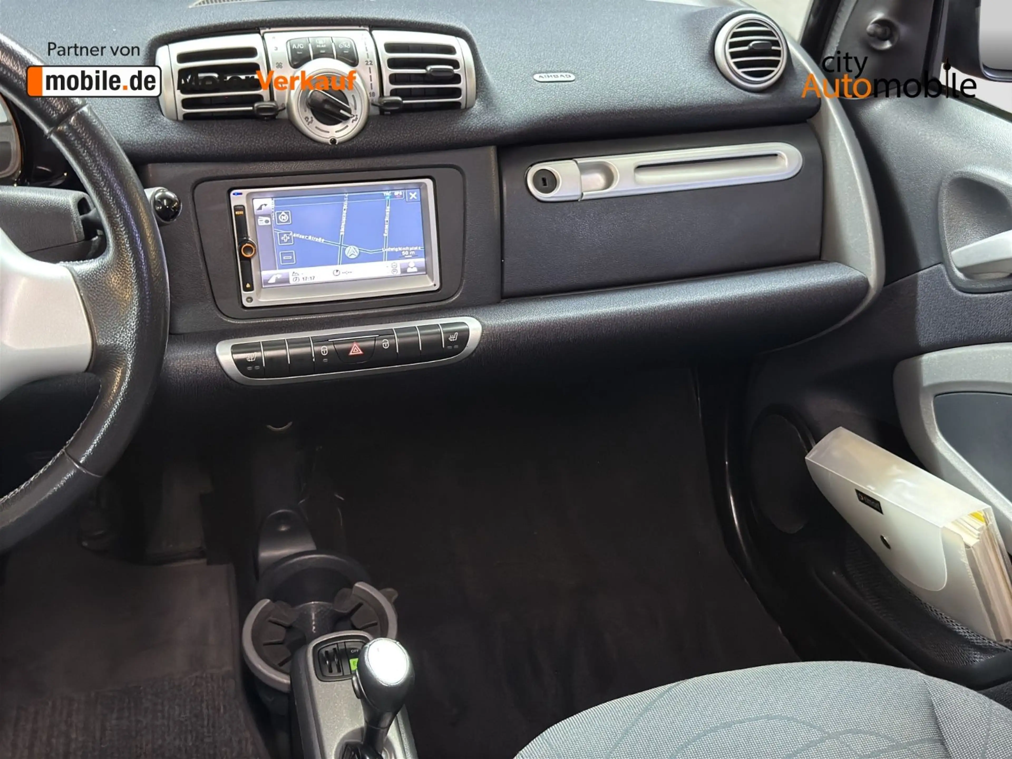smart forTwo coupe Micro Hybrid Drive/1.Hand/Navi/SHZ — photo 13