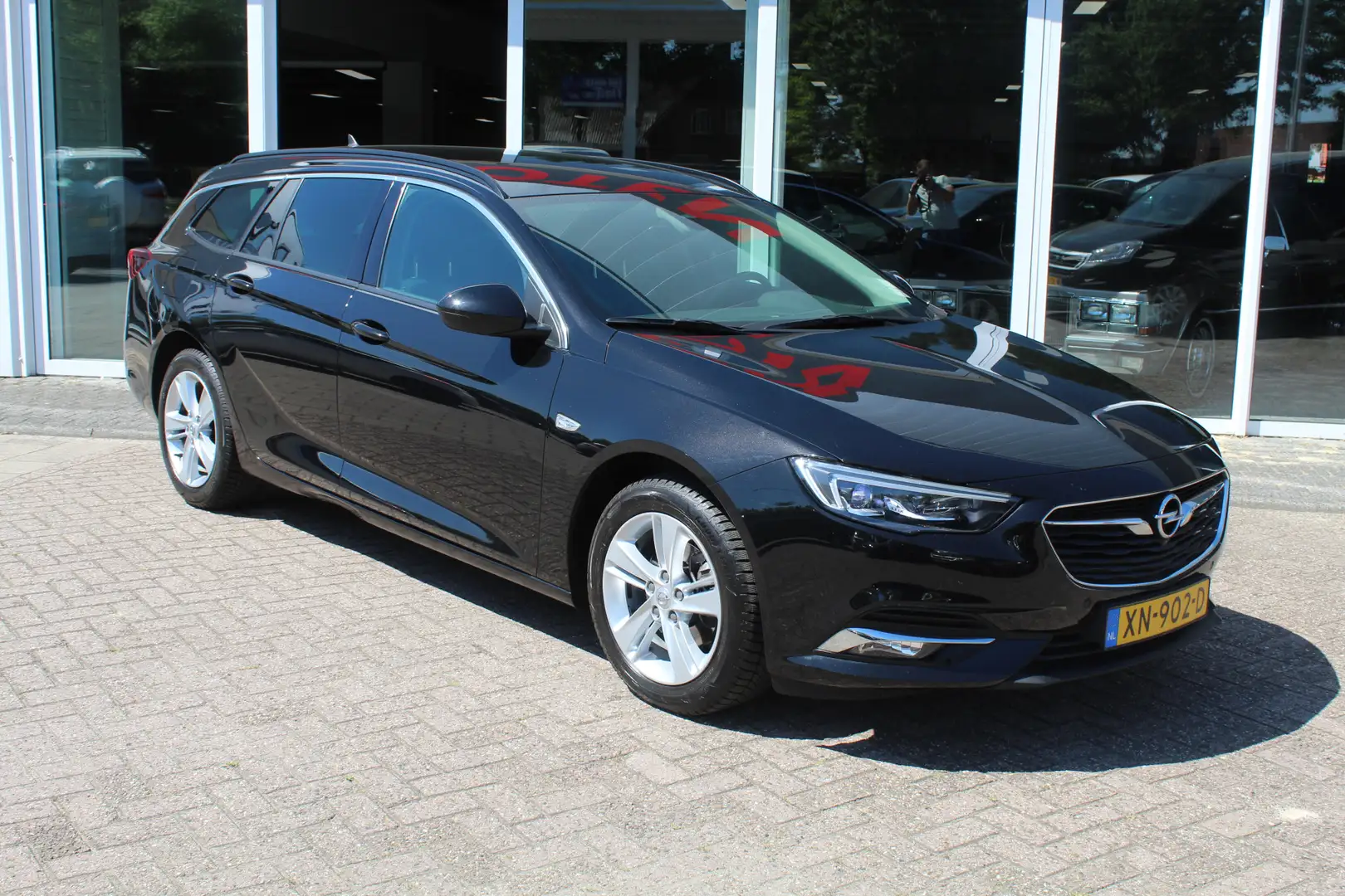 Opel Insignia Sports Tourer 1.5 Turbo Business Zwart - 2