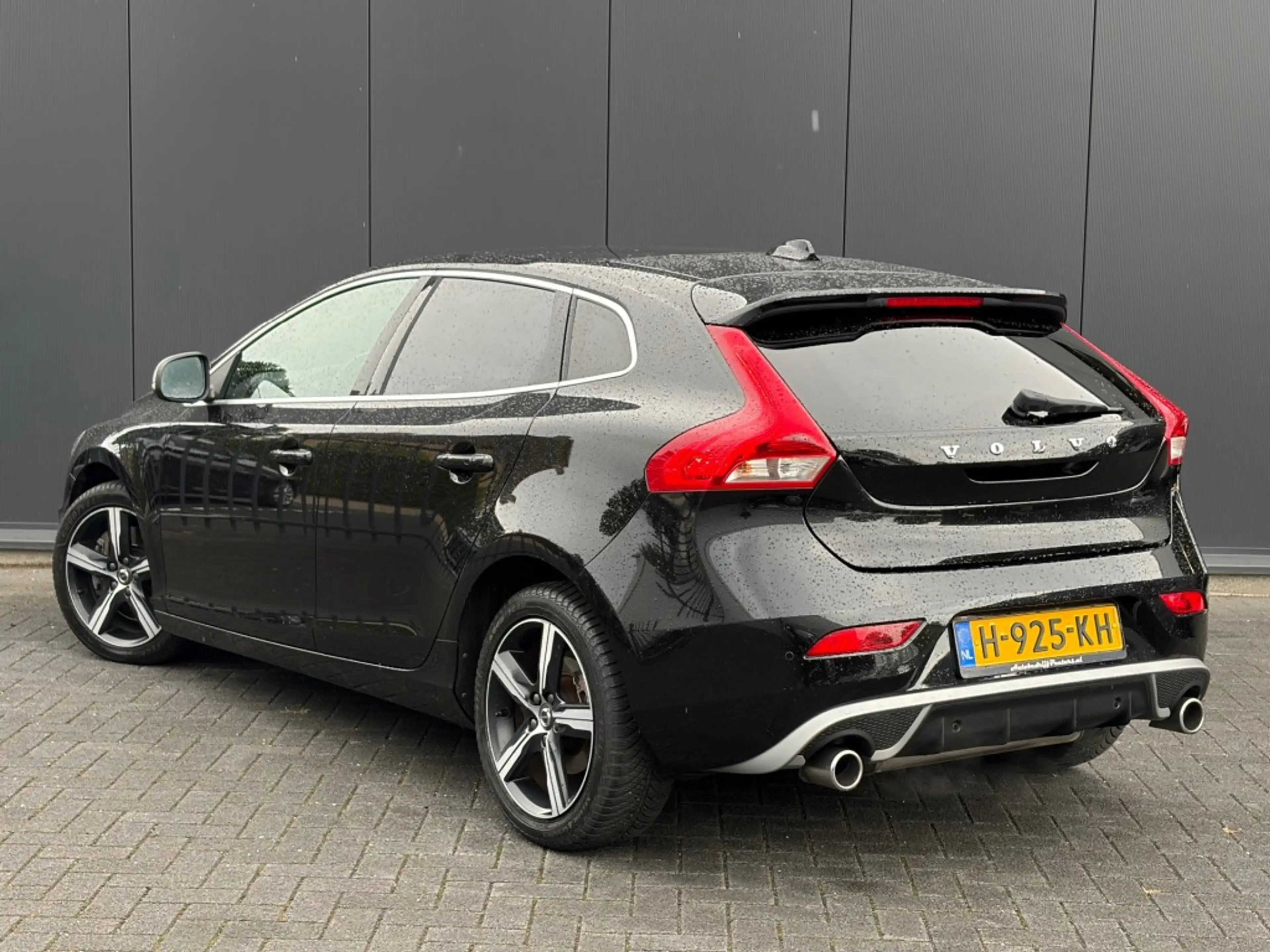 Volvo V40 1.5 T3 R-Design Pano LED Camera H/K Cruise 4-seizo — photo 10