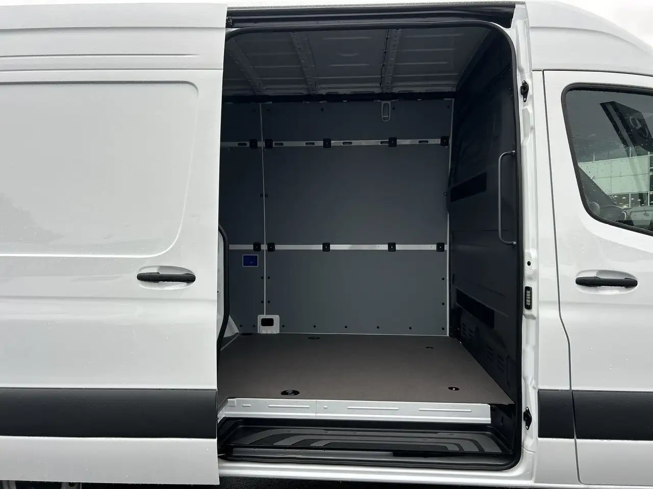 Mercedes-Benz Sprinter снимка Mercedes-Benz Sprinter