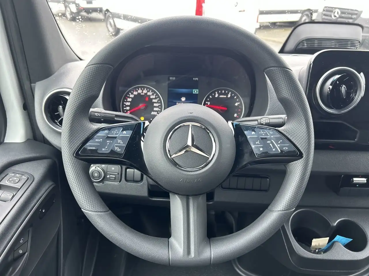 Mercedes-Benz Sprinter снимка Mercedes-Benz Sprinter