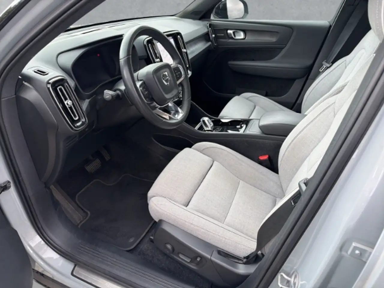 Volvo XC40 Ultimate Electric AWD 19''LM Standhz AHK Wärmepump, миниатюра 11