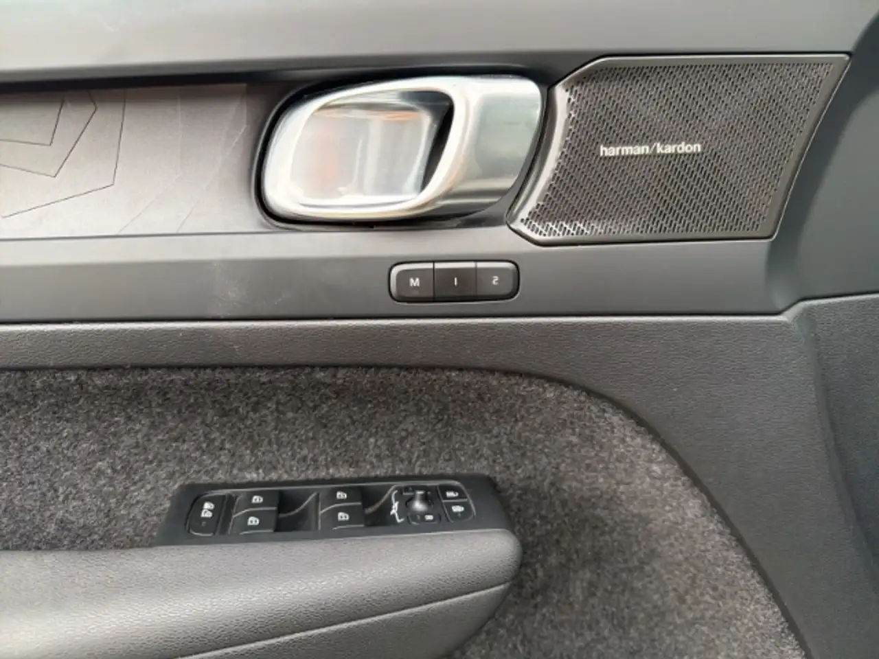 Volvo XC40 Ultimate Electric AWD 19''LM Standhz AHK Wärmepump, миниатюра 20