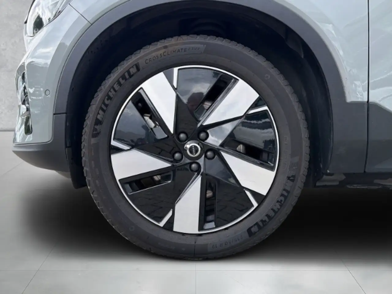 Volvo XC40 Ultimate Electric AWD 19''LM Standhz AHK Wärmepump, миниатюра 9