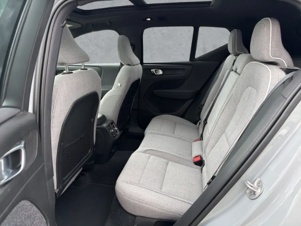 Volvo XC40 Ultimate Electric AWD 19''LM Standhz AHK Wärmepump, миниатюра 5