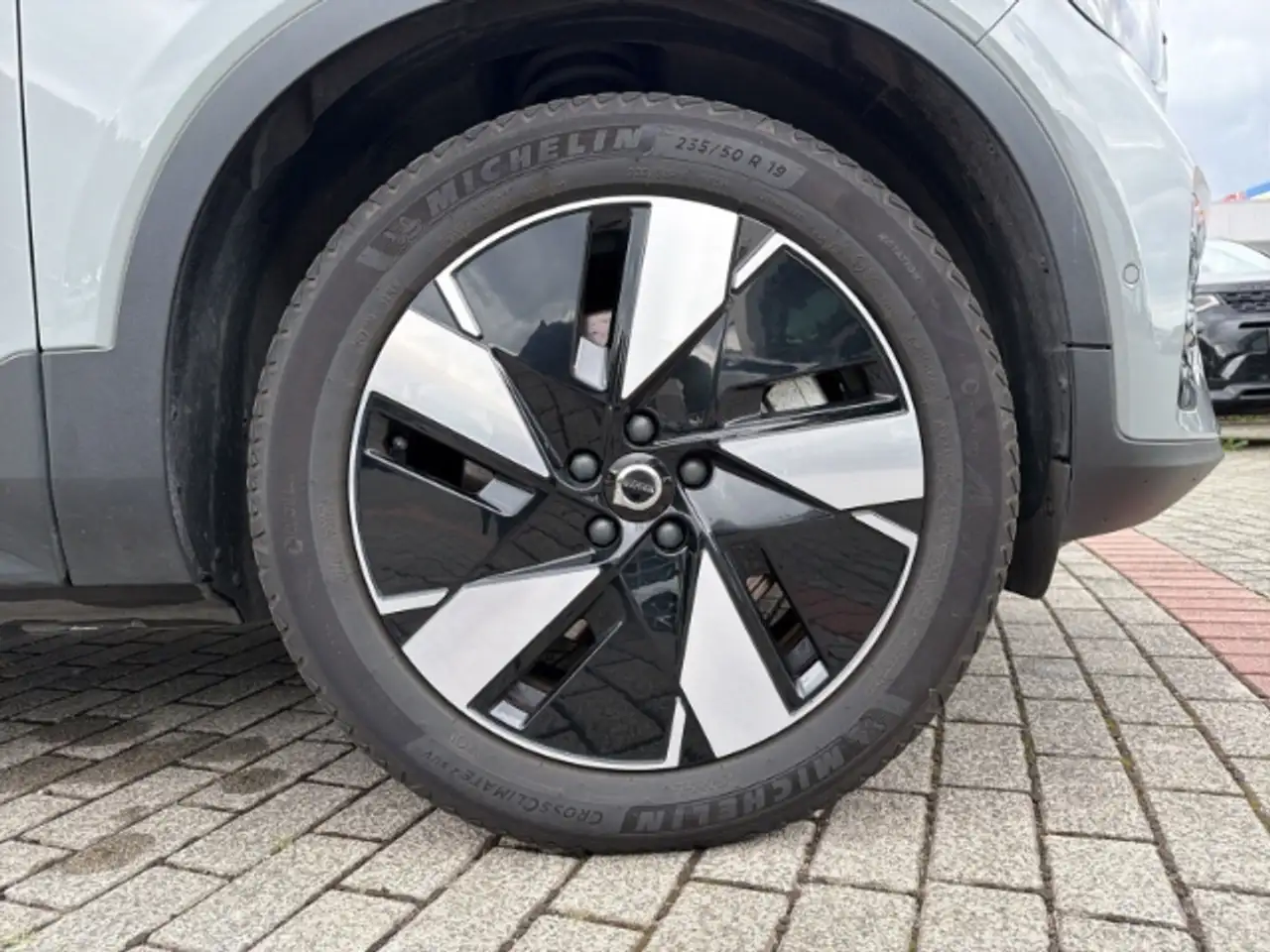 Volvo XC40 Ultimate Electric AWD 19''LM Standhz AHK Wärmepump, миниатюра 16