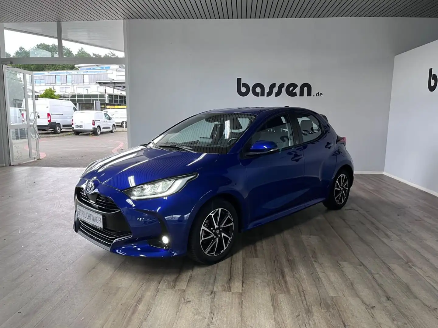 Toyota Yaris Hybrid 1.5 VVT-i Team Deutschland Blau - 2
