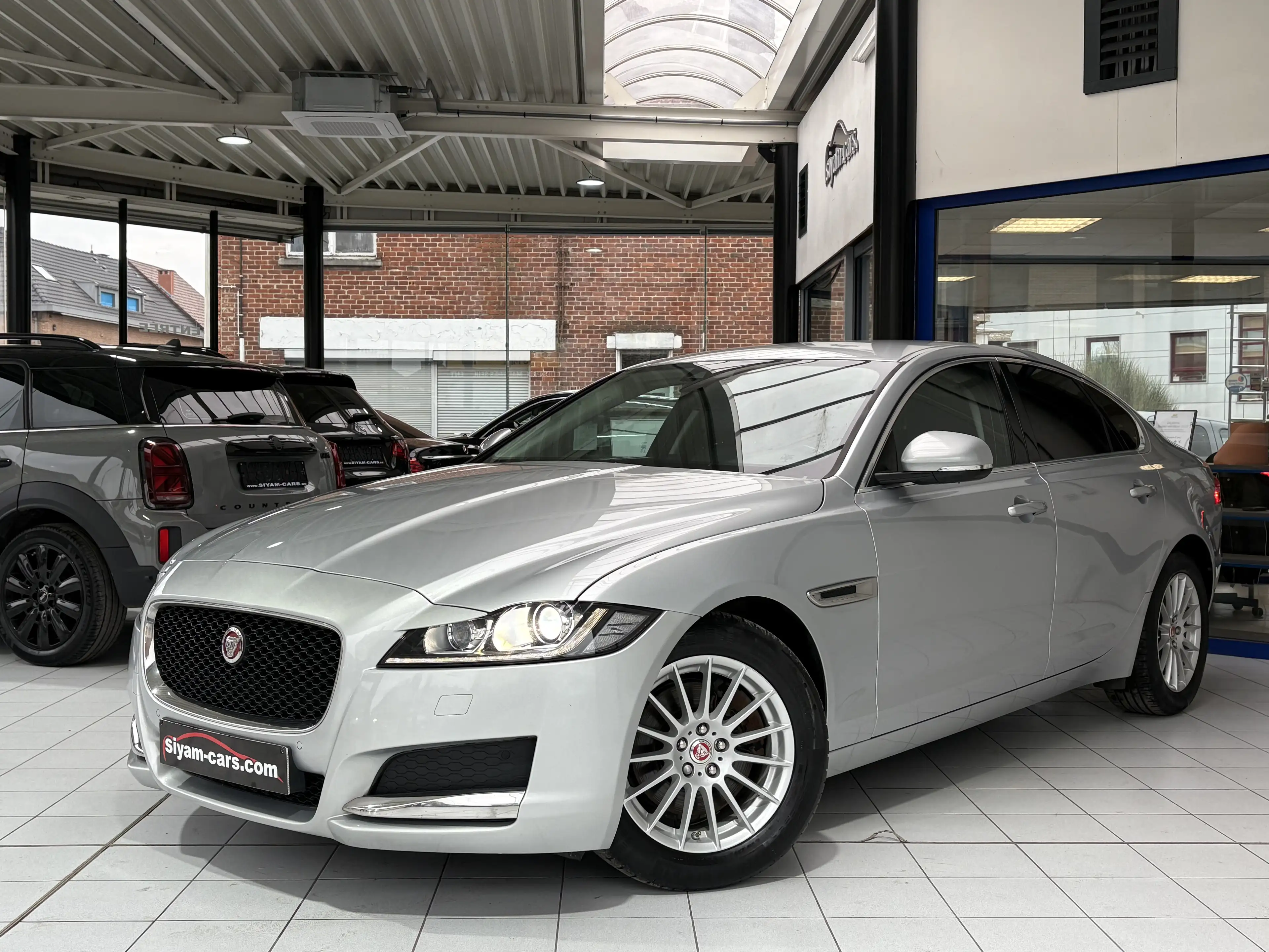 Jaguar XF XF 2.0 D *XENON*CUIR*GPS*CAMERA*JANTES*SPORT*