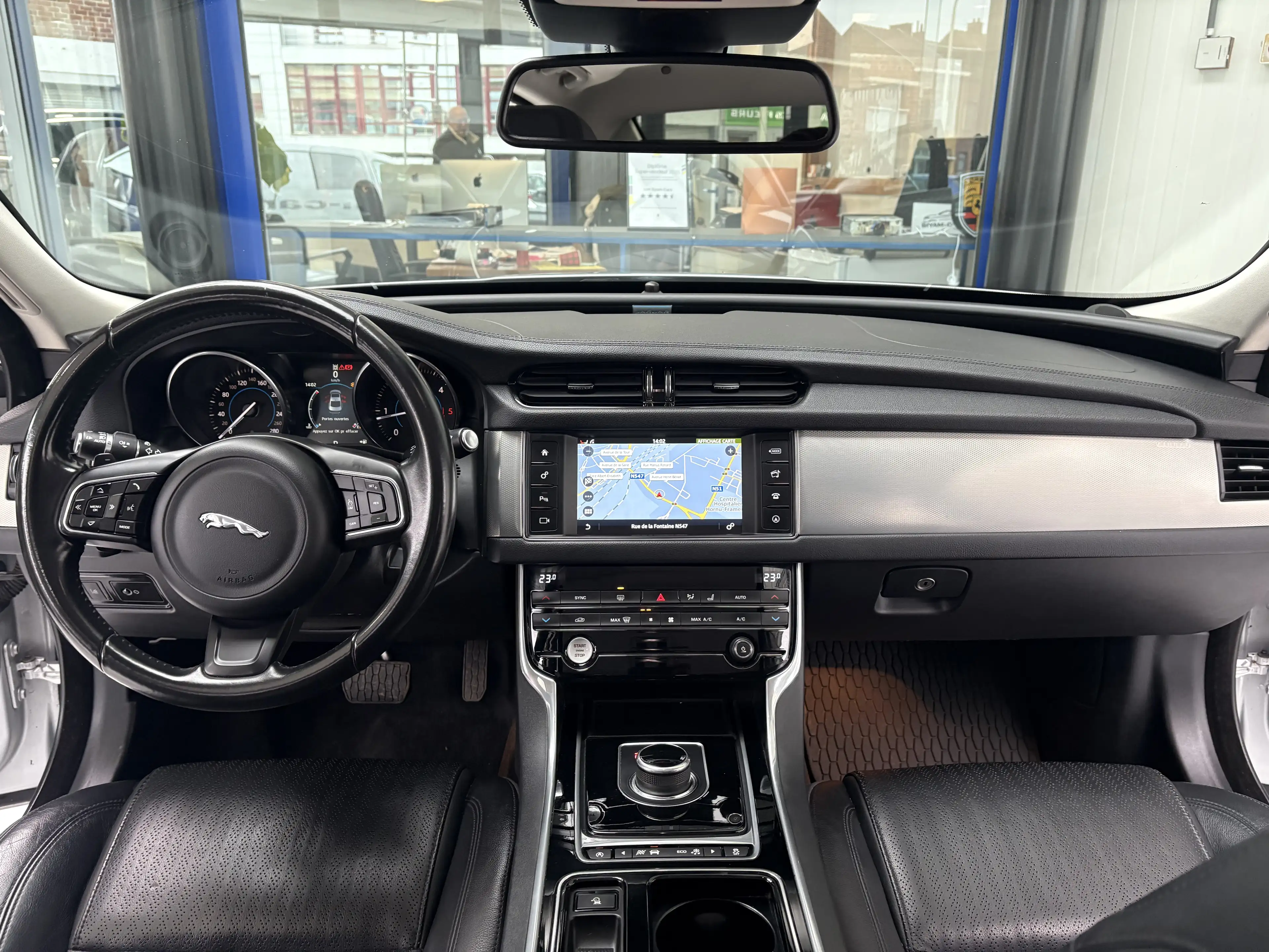 Jaguar XF XF 2.0 D *XENON*CUIR*GPS*CAMERA*JANTES*SPORT* — photo 11