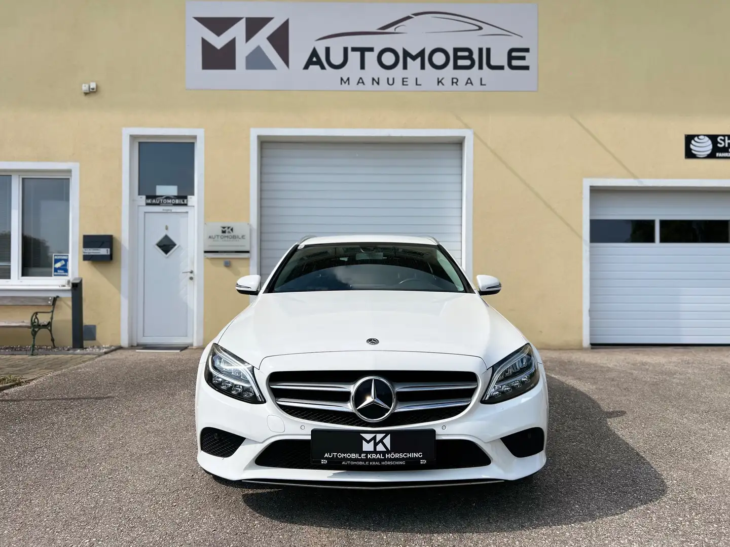 Mercedes-Benz C 180 d T*AVANTGARDE*PDC*RFK*SITZHEIZUNG*NAVI*KEYLESS GO Weiß - 2