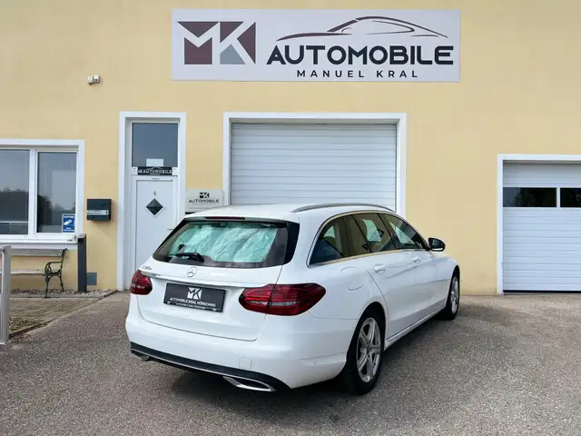 Mercedes-Benz C-Class view 4