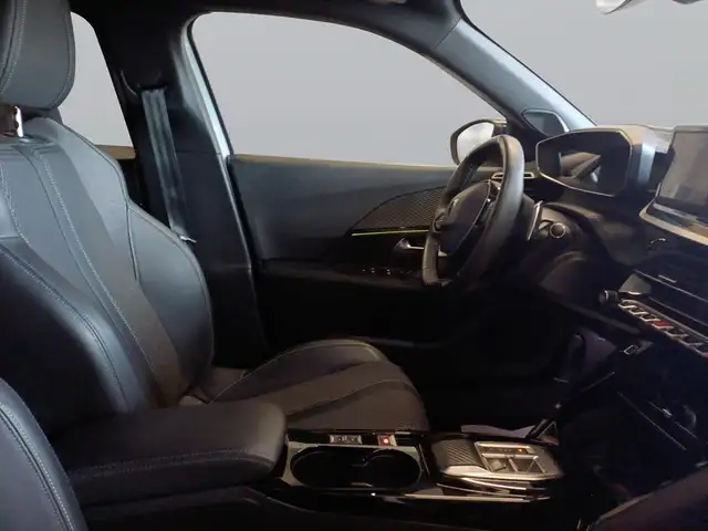 Peugeot 2008 view 11